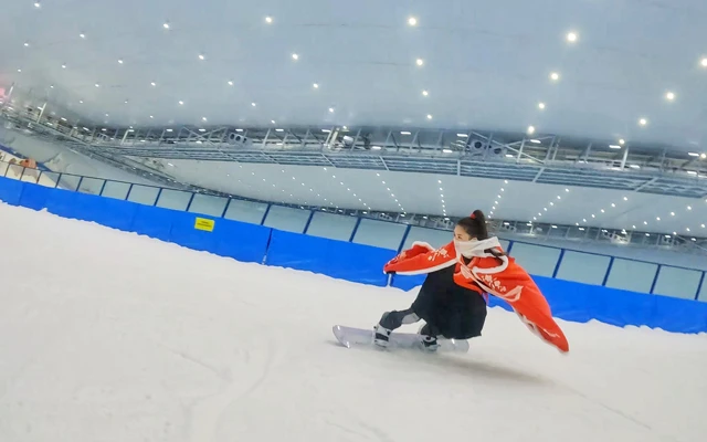 Unlocking the Hanfu Ski Look - How This Hanfu Girl Did It
