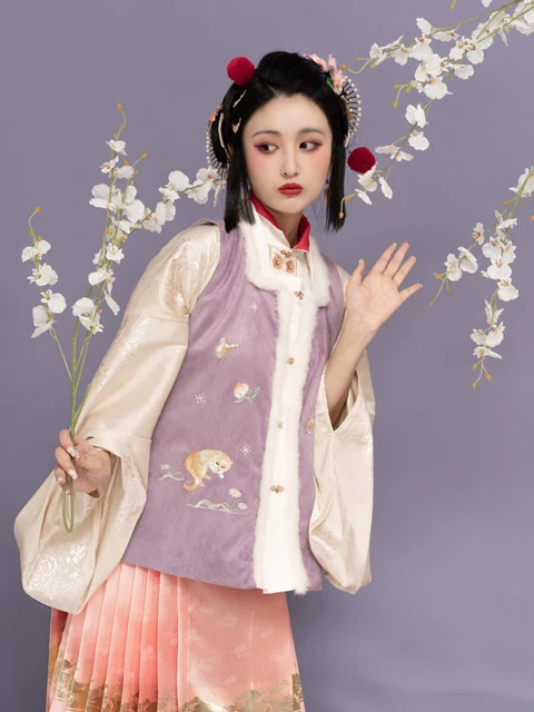 Winter Hanfu Outfit Ideas Without Looking Bulky