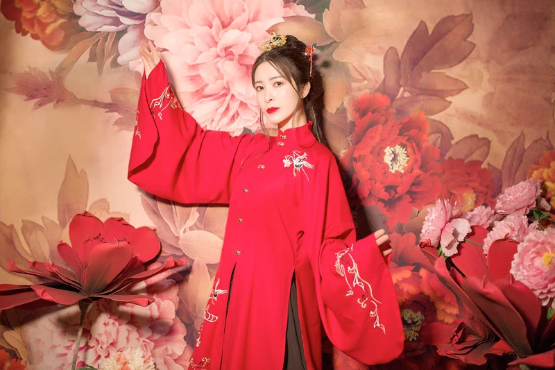 red hanfu