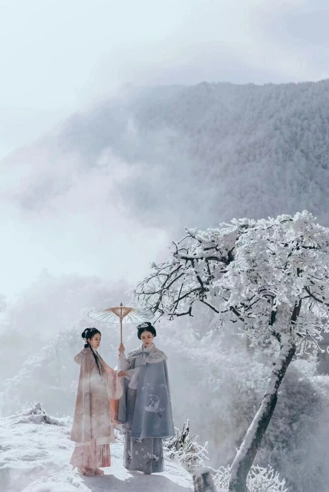 Taking Pictures of Ming Style Hanfu in the Forbidden City 134