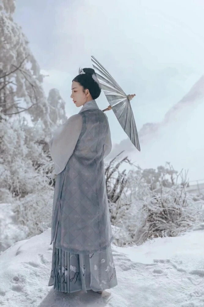 Taking Pictures of Ming Style Hanfu in the Forbidden City 131