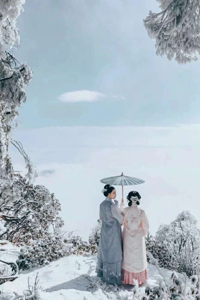 Taking Pictures of Ming Style Hanfu in the Forbidden City 135