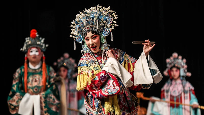 Are the Beijing Opera Costume the Same to Hanfu Costume?
