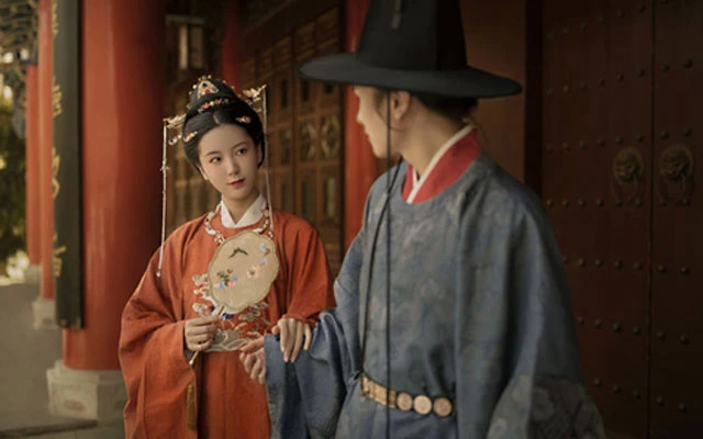 Are the Beijing Opera Costume the Same to Hanfu Costume? 2