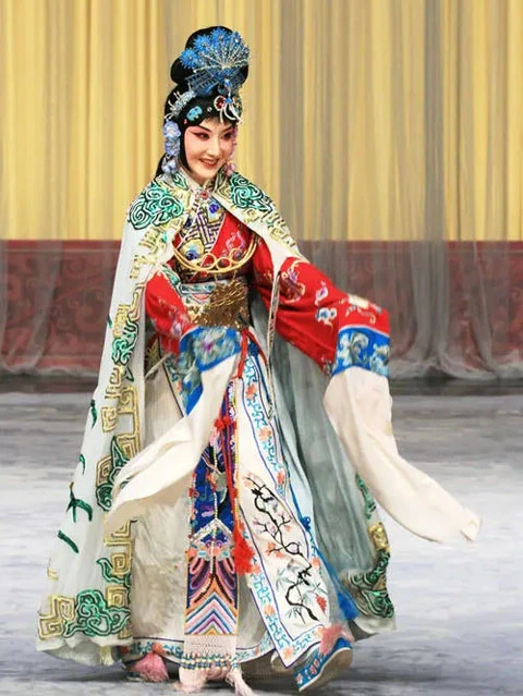 Are the Beijing Opera Costume the Same to Hanfu Costume？
