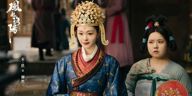 Song Yi Surprised Everyone Again! With Her Stunning Ancient Costume Look 6