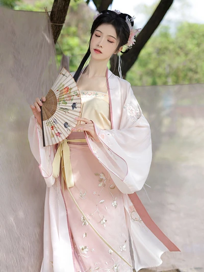 18 Latest Spring Chinese Outfits for Women 2022 27