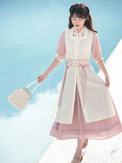 18 Latest Spring Chinese Outfits for Women 2022 30