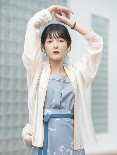 18 Latest Spring Chinese Outfits for Women 2022 35