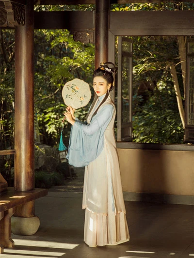 18 Latest Spring Chinese Outfits for Women 2022 11