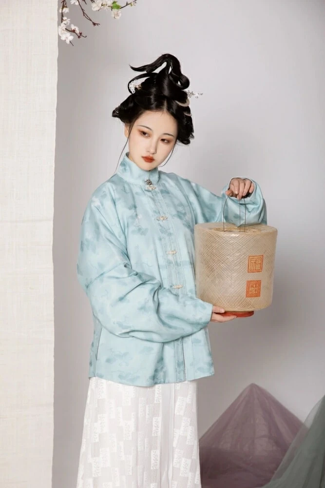 Taking Pictures of Ming Style Hanfu in the Forbidden City 191