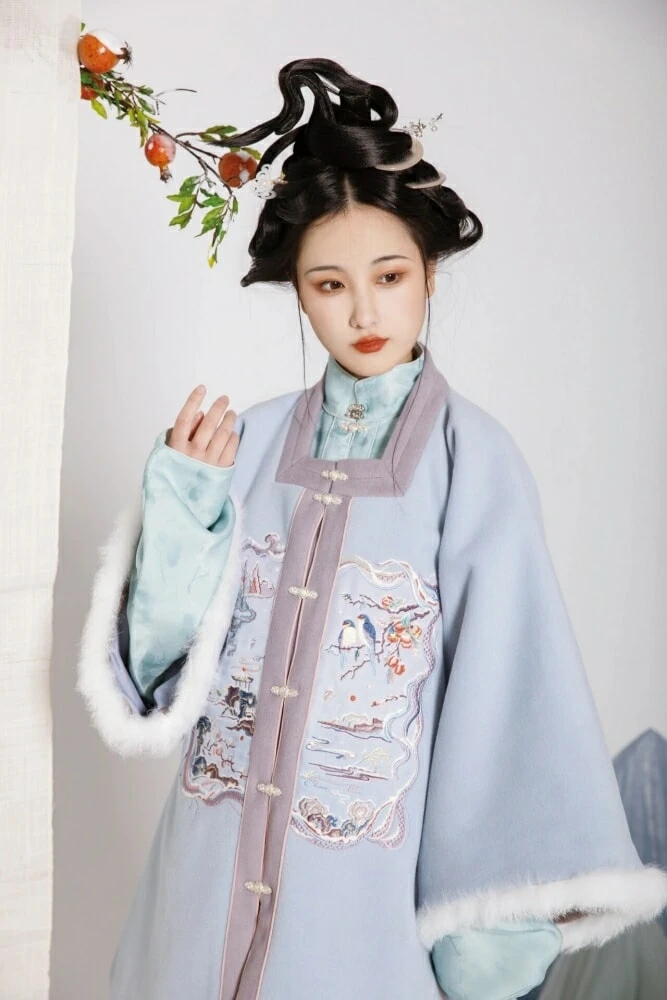 Taking Pictures of Ming Style Hanfu in the Forbidden City 187