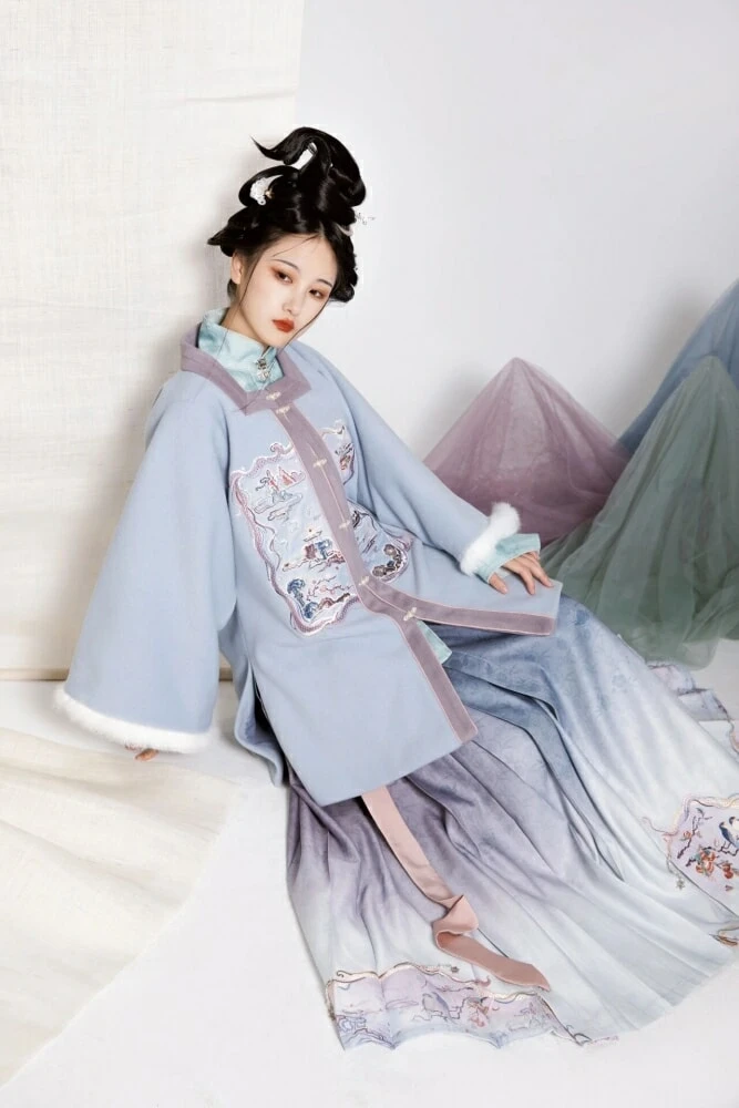 Taking Pictures of Ming Style Hanfu in the Forbidden City 186