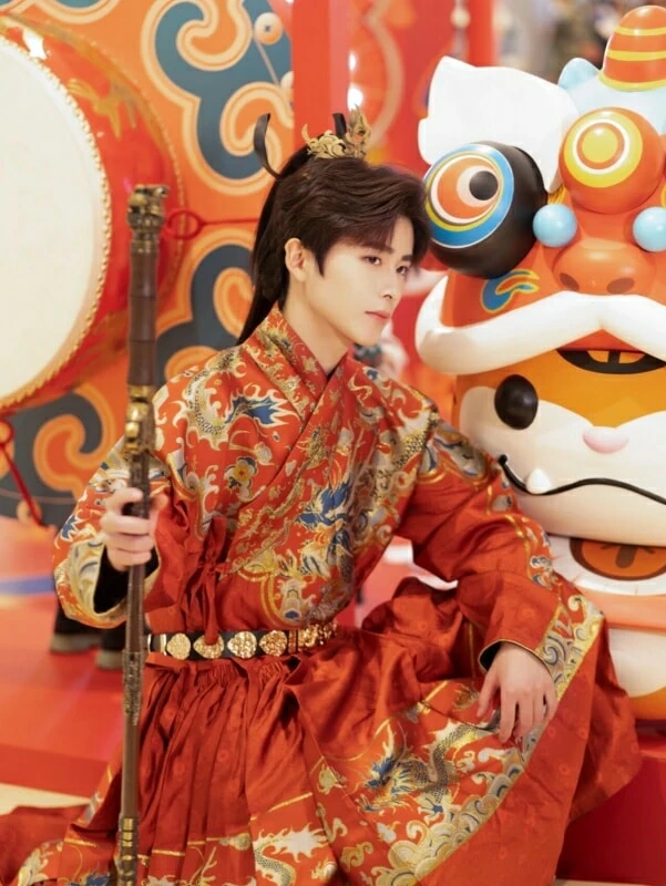 Taking Pictures of Ming Style Hanfu in the Forbidden City 203