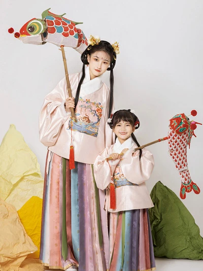 The 9 Cute Parent-Child Hanfu Costume Ideas for 2022 8