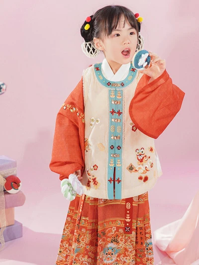 The 9 Cute Parent-Child Hanfu Costume Ideas for 2022 10