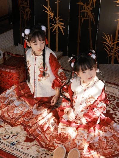The 9 Cute Parent-Child Hanfu Costume Ideas for 2022 16