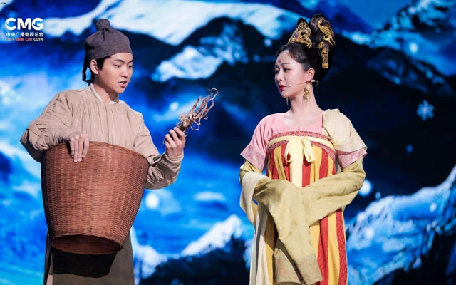 The Most Classic Tang Dynasty Hanfu Look - in the National Treasure 1