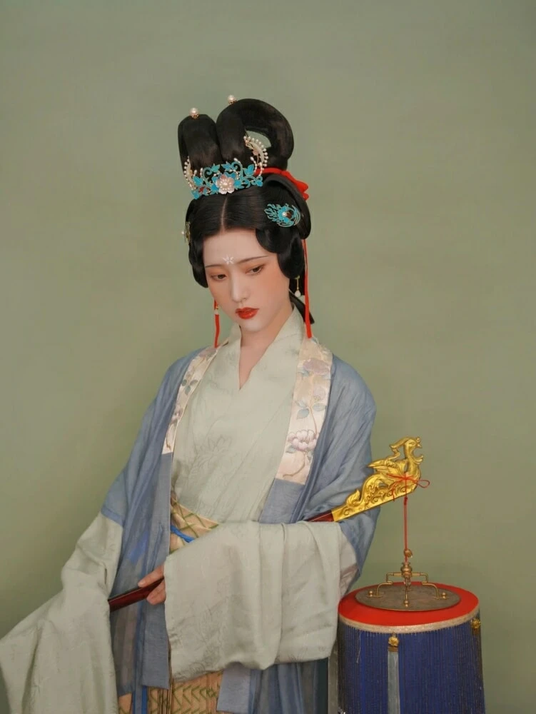 Elizabeth — Community Archive 31