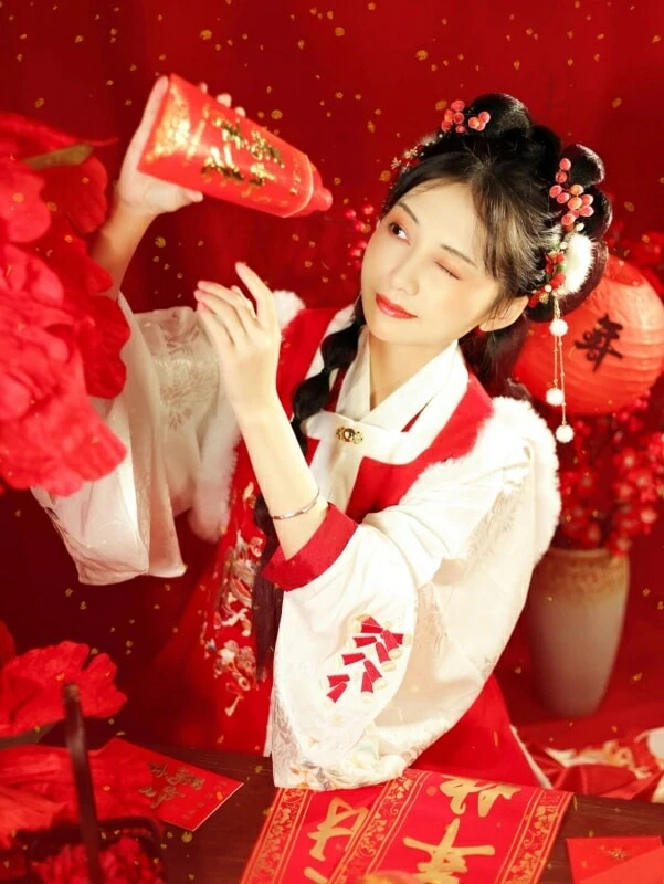 Taking Pictures of Ming Style Hanfu in the Forbidden City 219