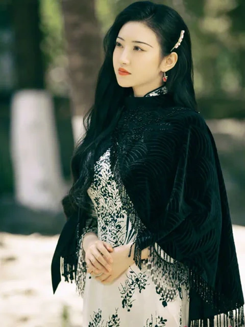 Cdrama Rattan: Hightlight and Cheongsam Look Analysis 26
