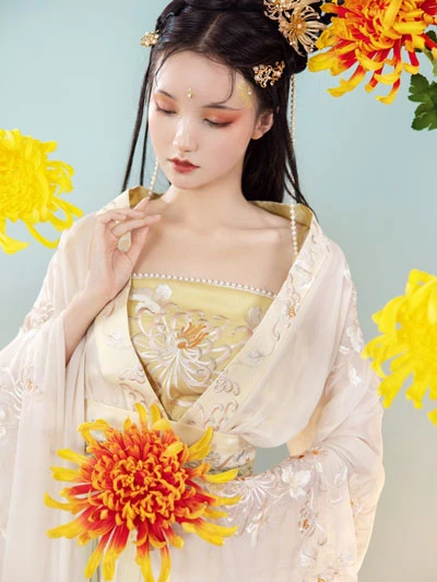 Flowers to Highlight Your Spring Hanfu Attire
