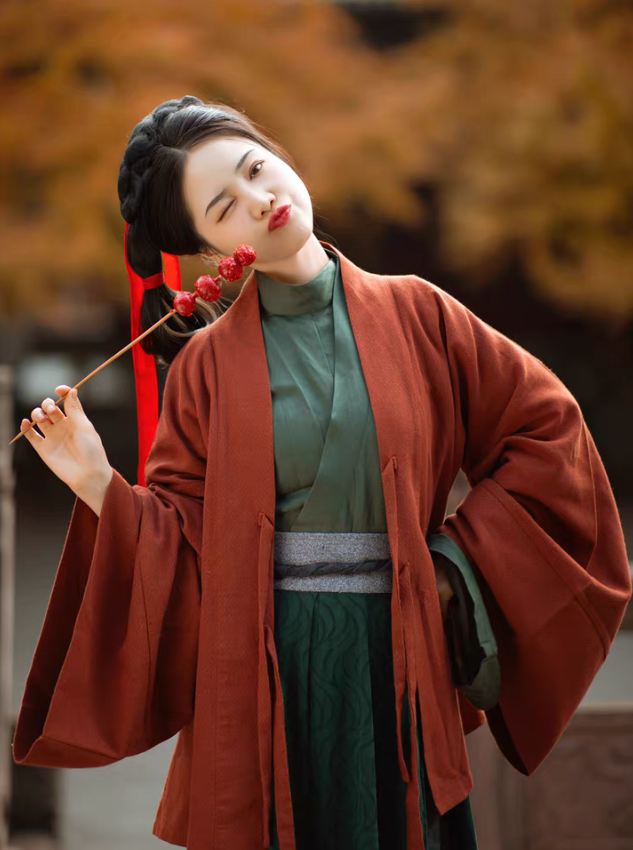 How to Wear Hanfu When It’s Hot