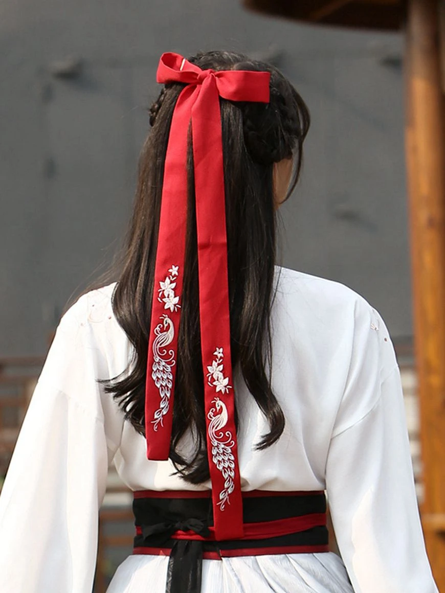 How to Bring Elements of Hanfu into Daily Wear 9