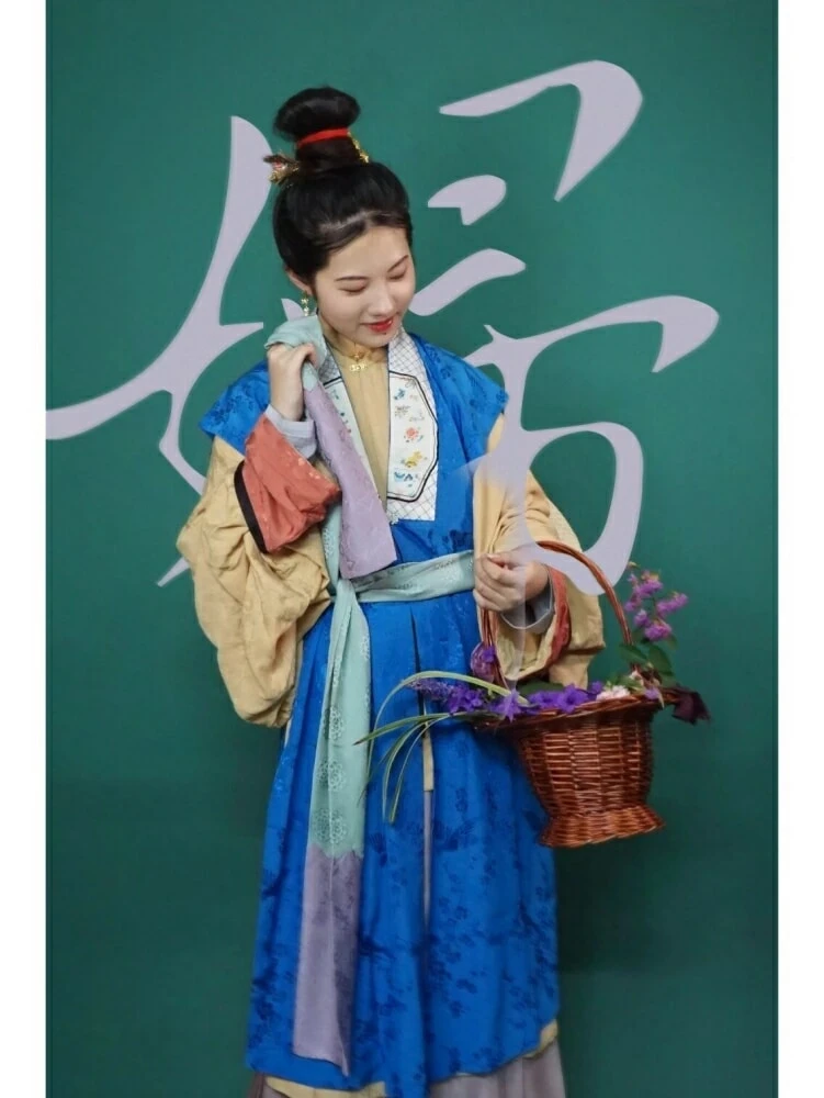 Ling — Community Archive 896