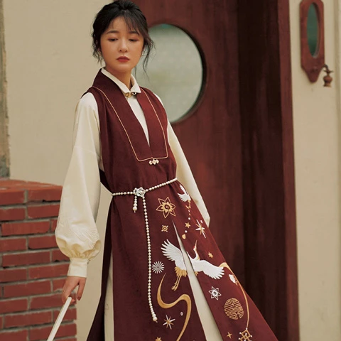 How to Bring Elements of Hanfu into Daily Wear 2