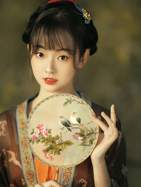 How to Bring Elements of Hanfu into Daily Wear 7