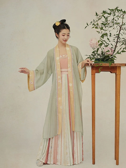 How to Put Together a Hanfu-Inspired Outfit Without Hanfu