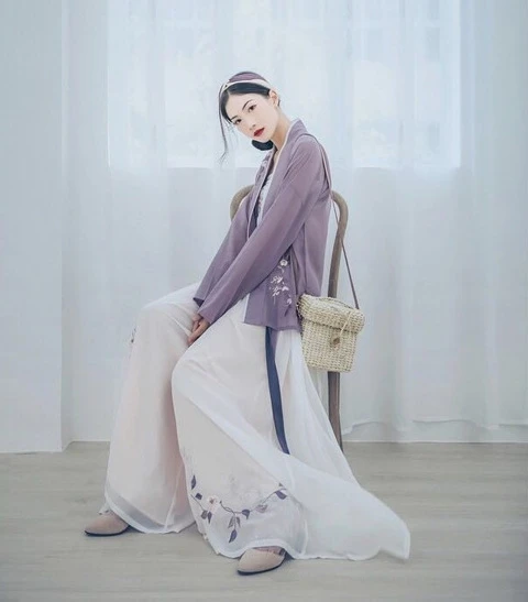 How to Put Together a Hanfu-Inspired Outfit Without Hanfu