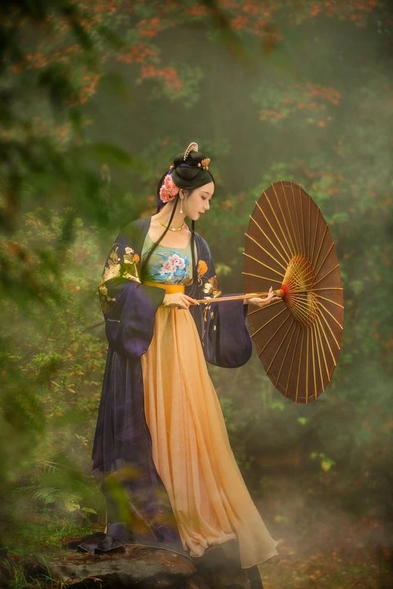7 Types of Hanfu Skirts That You Should Know