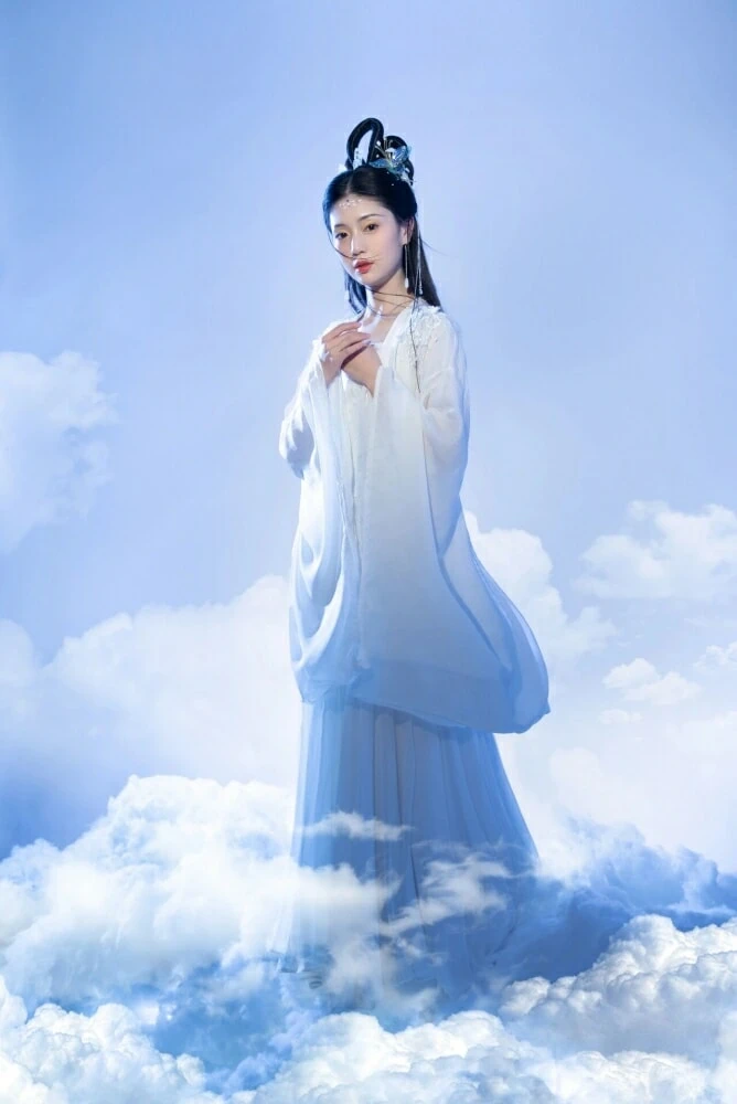 Taking Pictures of Ming Style Hanfu in the Forbidden City 306