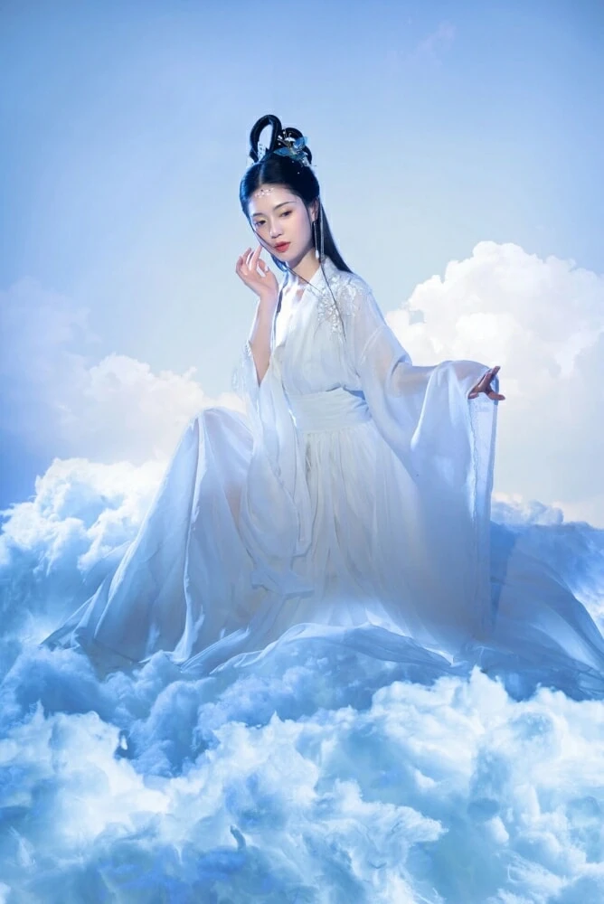 Taking Pictures of Ming Style Hanfu in the Forbidden City 304