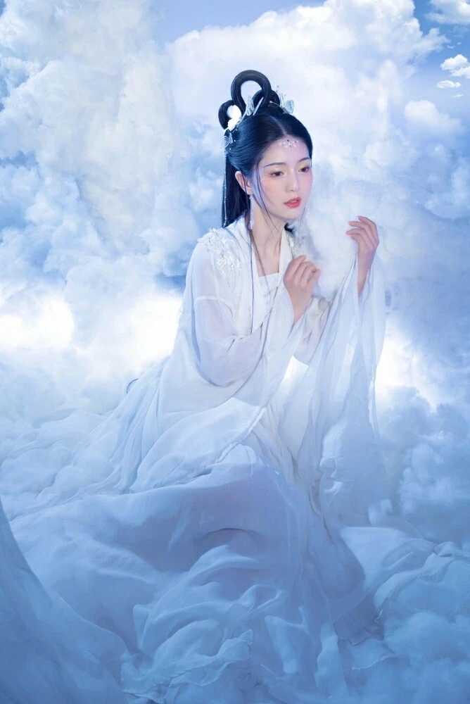 Taking Pictures of Ming Style Hanfu in the Forbidden City 305