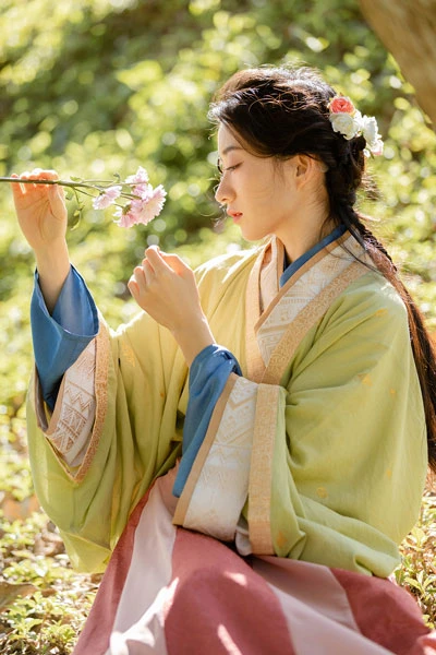 3 Best Color for Your Hanfu Summer Dress