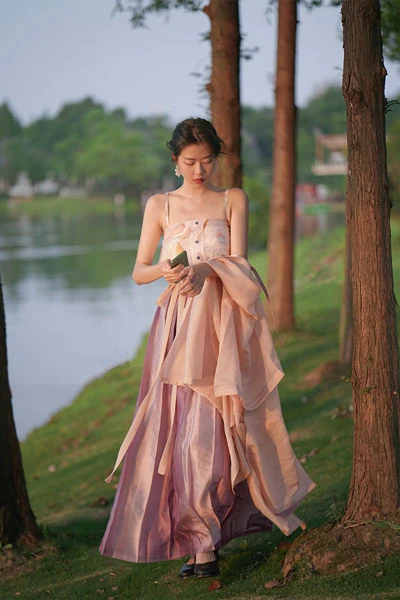 3 Best Color for Your Hanfu Summer Dress