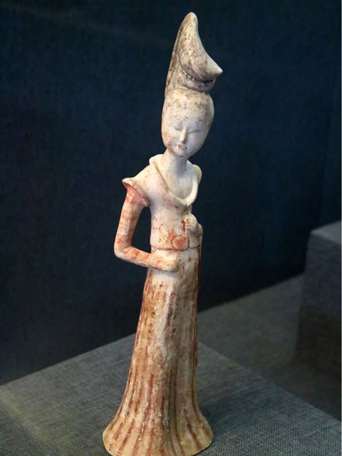 Early Tang Dynasty Female Makeup History 6