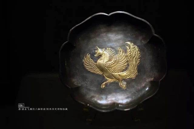 Museum Photographer - Recording the Millennium Beauty of Chinese Cultural Artifacts