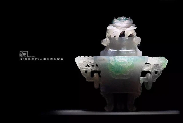 Museum Photographer - Recording the Millennium Beauty of Chinese Cultural Artifacts