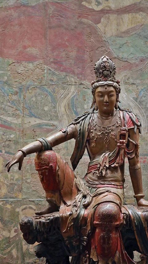 Museum Photographer - Recording the Millennium Beauty of Chinese Cultural Artifacts