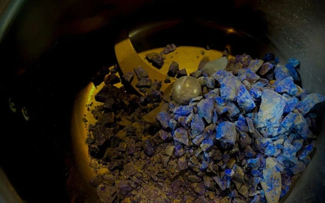 Reviving Chinese Culture: Lotulist’s Creation of Mineral Pigment Paintings