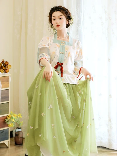 10 Gorgeous Green Hanfu Set for Summer 6