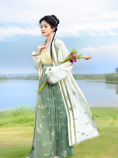10 Gorgeous Green Hanfu Set for Summer 11