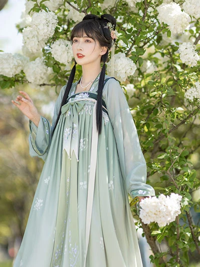 10 Gorgeous Green Hanfu Set for Summer 26