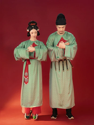 10 Latest Sets of Sweet Chinese Hanfu for Lovers