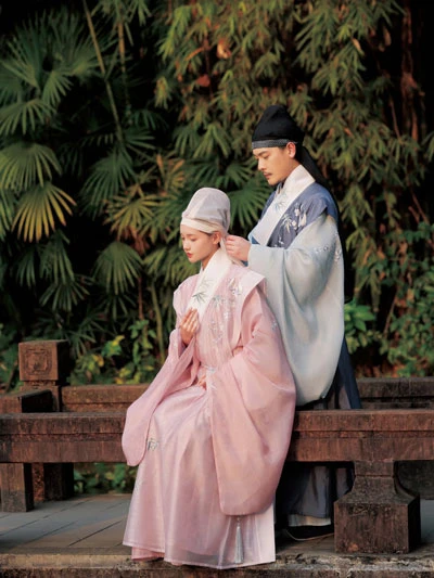 10 Latest Sets of Sweet Chinese Hanfu for Lovers