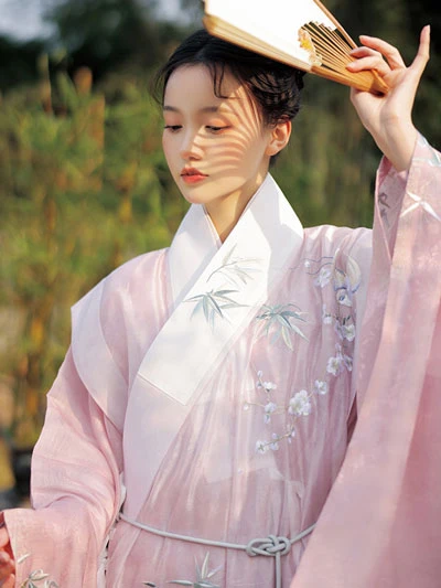 10 Latest Sets of Sweet Chinese Hanfu for Lovers